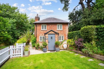 image of 2 Church Lane, Lewknor