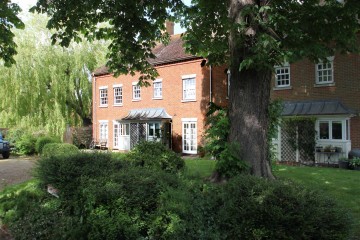 image of 15, White Hart Close