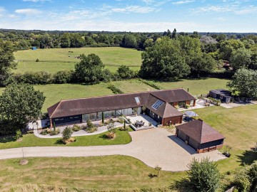 image of Blackthorn Stables, West End, Waltham St. Lawrence