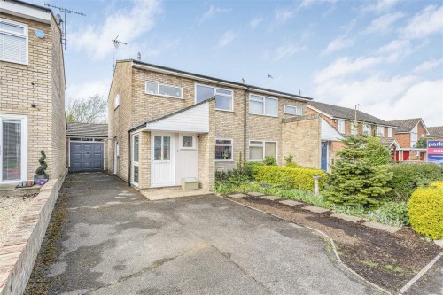 Arrange a viewing for Cowleaze, Chinnor