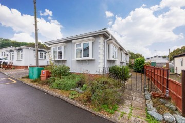 image of 28 Swiss Farm Park Homes Marlow Road, Henley-On-Thames