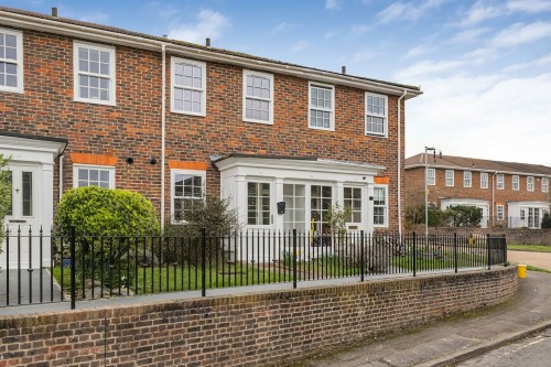 Arrange a viewing for Hill Lands, Wargrave, RG10