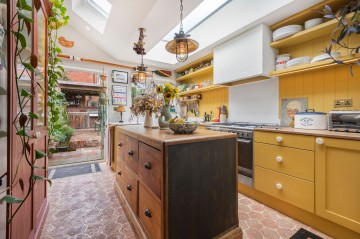 image of 52 Greys Hill, Henley-On-Thames