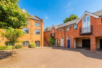 image of 1a Brakspear Mews New Street, Henley-On-Thames