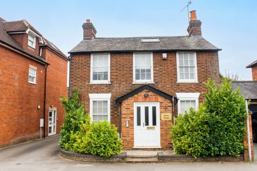 Arrange a viewing for Wargrave Road, Twyford, RG10