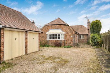 image of Lemon Cottage Turners Green, Britwell Salome