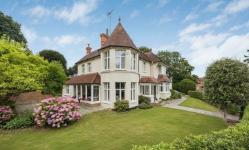 image of Lindisfarne Peppard Lane, Henley-On-Thames